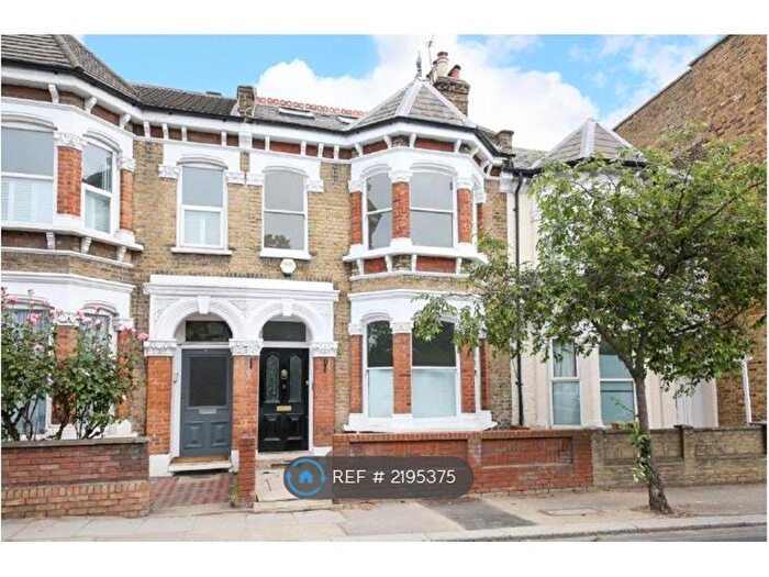 2 Bedroom Flat To Rent In East Dulwich Grove, London, SE22