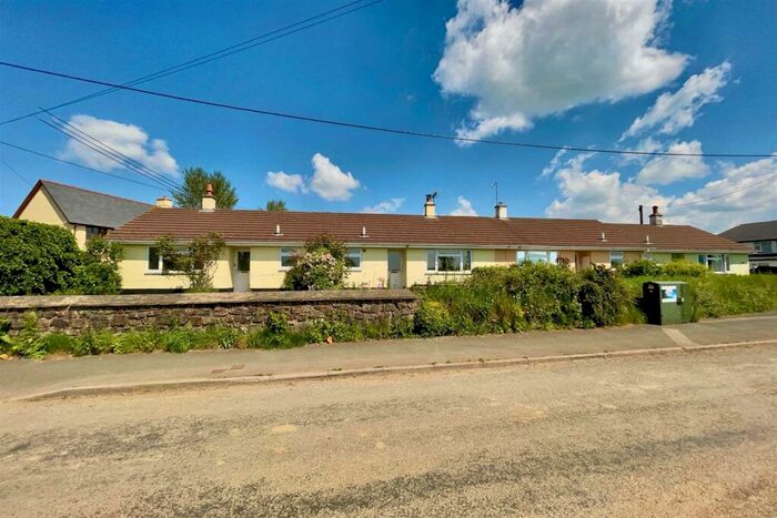 1 Bedroom Bungalow For Sale In Bungalow | Updating | Spreyton, EX17