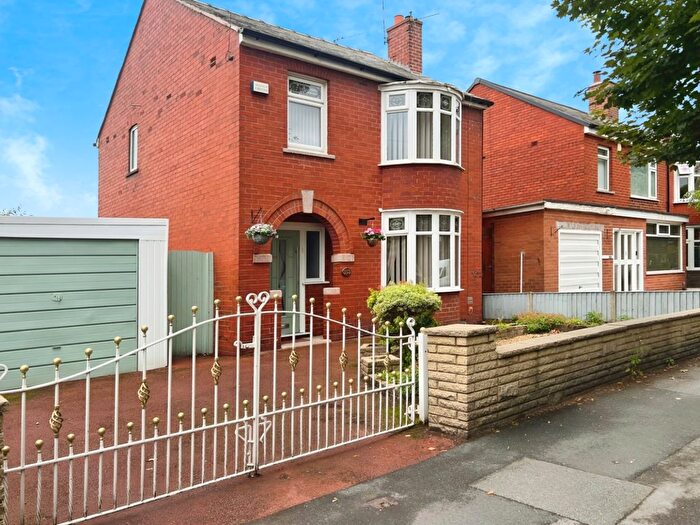 3 Bedroom Detached House For Sale In Holden Road, Leigh, WN7