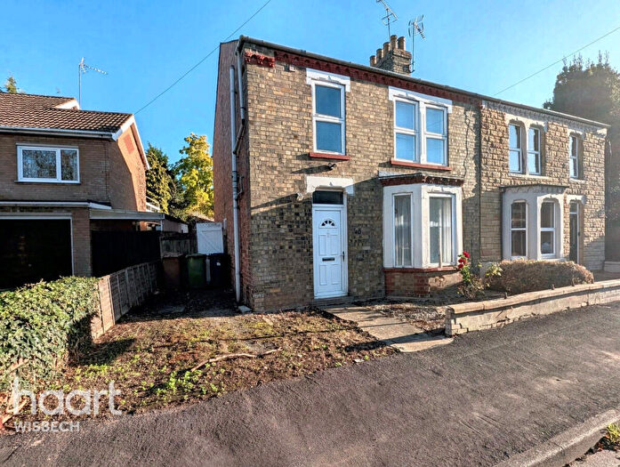 3 Bedroom Semi-Detached House For Sale In York Road, Wisbech, PE13