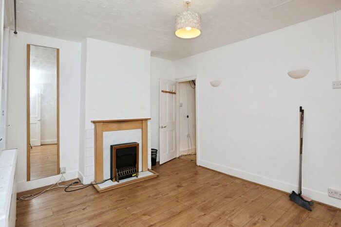 2 Bedroom Terraced House For Sale In Dale Street, Chatham, ME4