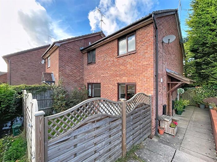 1 Bedroom Semi-Detached House For Sale In Courthouse Croft, Kenilworth, CV8