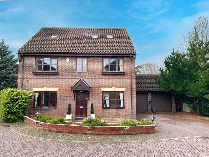 5 Bedroom Detached House For Sale In Perivale, Monkston Park, Milton Keynes, MK10