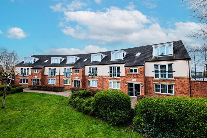 2 Bedroom Flat For Sale In Henconner Lane, Bramley, Leeds, West Yorkshire, LS13
