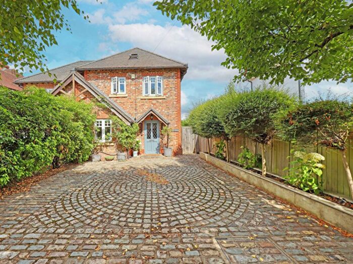 4 Bedroom Semi-Detached House For Sale In High Road, Cookham, SL6