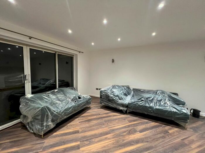 4 Bedroom Semi-Detached House To Rent In The Street, Farnham, GU10