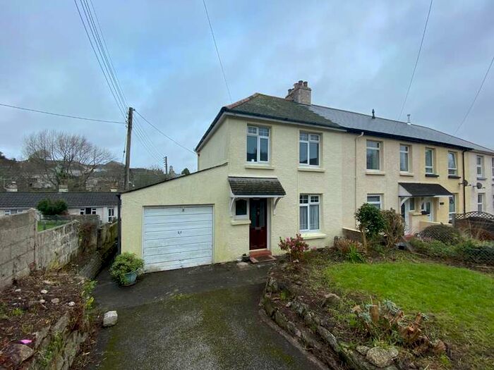 3 Bedroom Semi-Detached House To Rent In Glasney Place, Penryn, TR10