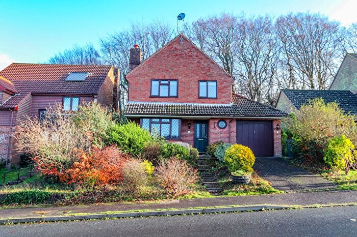 4 Bedroom Detached House For Sale In Starrs Mead, Battle, TN33