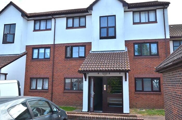 1 Bedroom Flat To Rent In Vexil Close, Purfleet-on-Thames, RM19