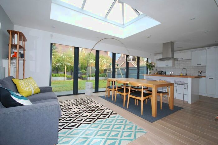 3 Bedroom Semi-Detached House To Rent In Rawlings Close, Beckenham, BR3