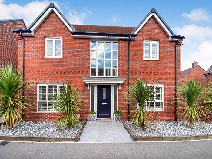 4 Bedroom Detached House For Sale In Troon Road, Botley, Southampton, SO32