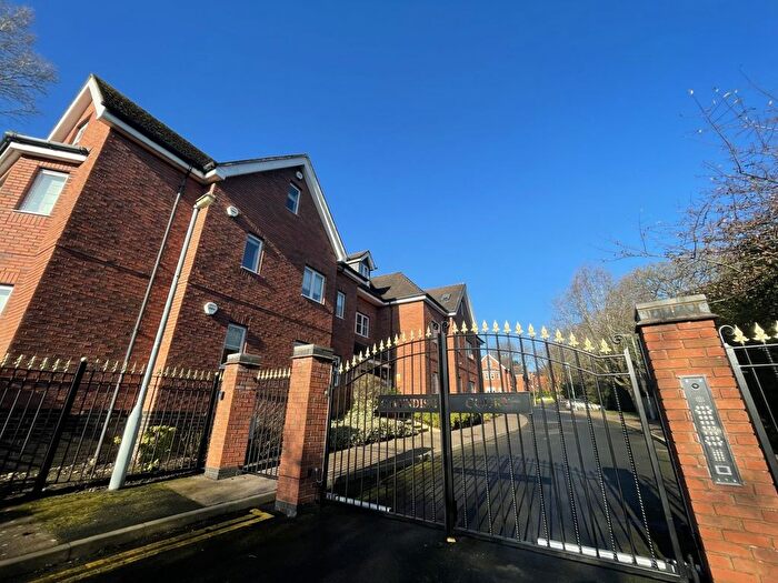 2 Bedroom Flat To Rent In Cavendish Court, Oakhill Close, Birmingham, West Midlands, B17