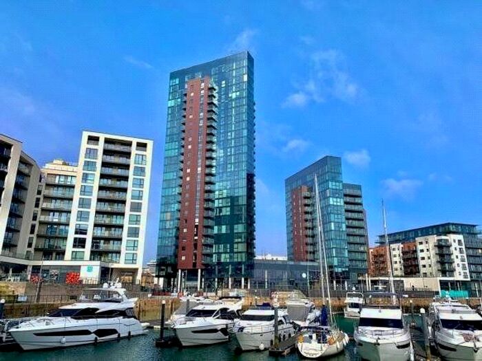 3 Bedroom Flat To Rent In Ocean Way, Southampton, Hampshire, SO14