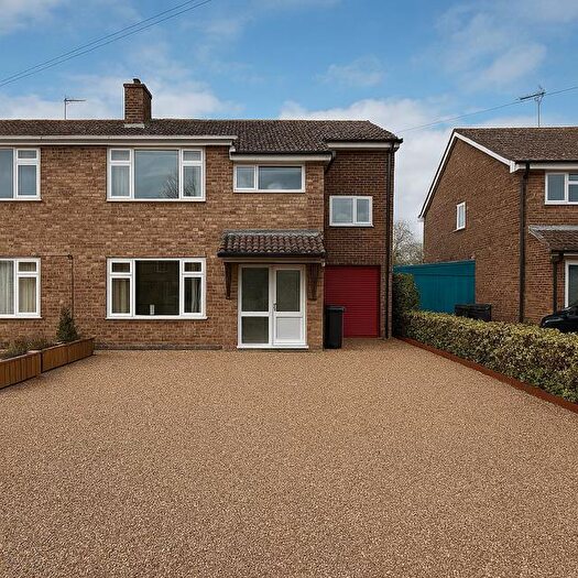 4 Bedroom House To Rent In Lonsdale Road, Stamford, PE9