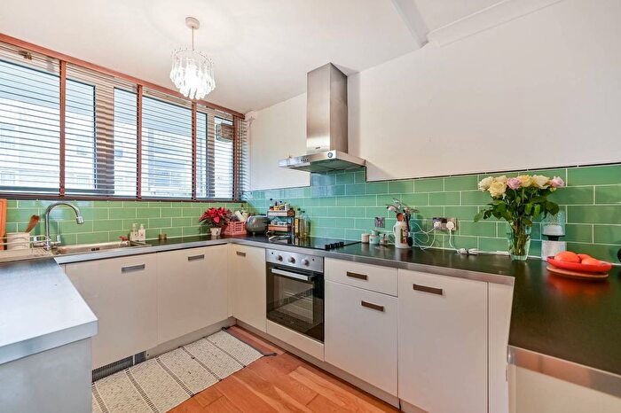 1 Bedroom Flat To Rent In Winterfold Close, Southfields, London, SW19