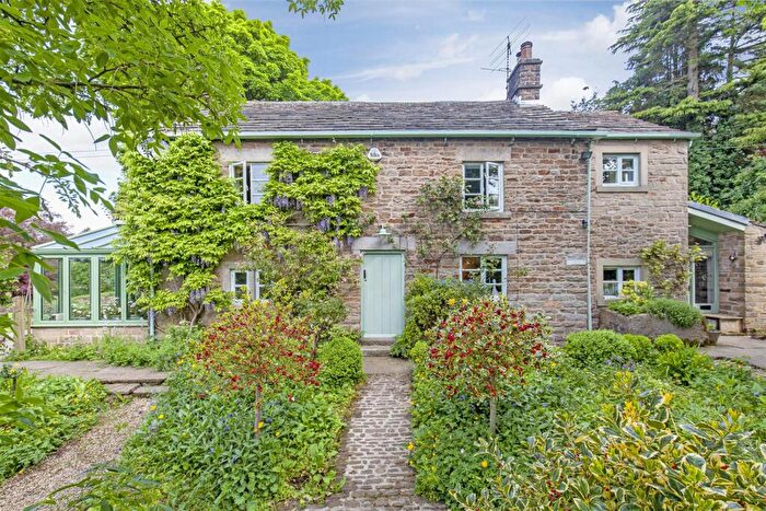 4 Bedroom Detached House For Sale In Gatehouse Lane, Hathersage, Hope Valley, S32