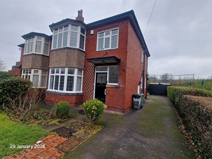 3 Bedroom Semi Detached House To Rent In Carlinghow Hill, Batley, WF17