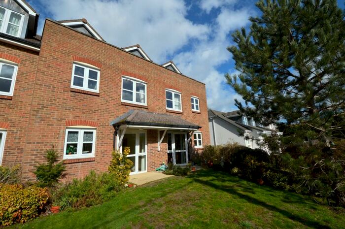 1 Bedroom Retirement Property To Rent In Radford Court, Liphook, GU30
