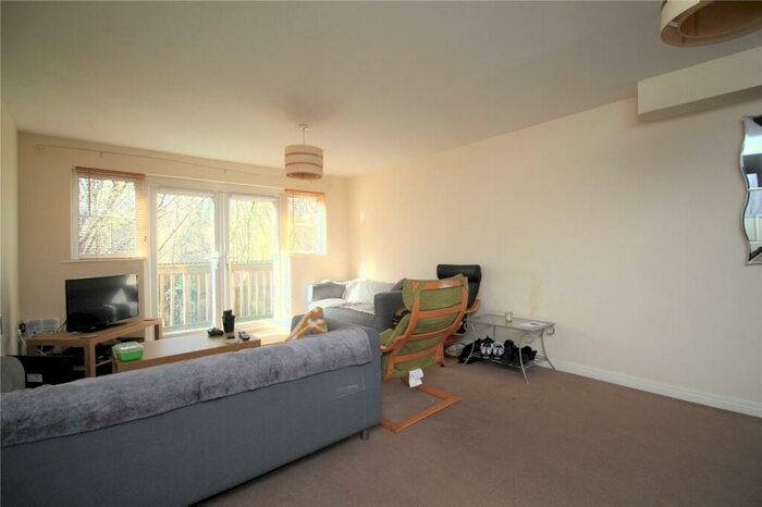 4 Bedroom Flat To Rent In Abbots Mews, Burley, Leeds, LS4