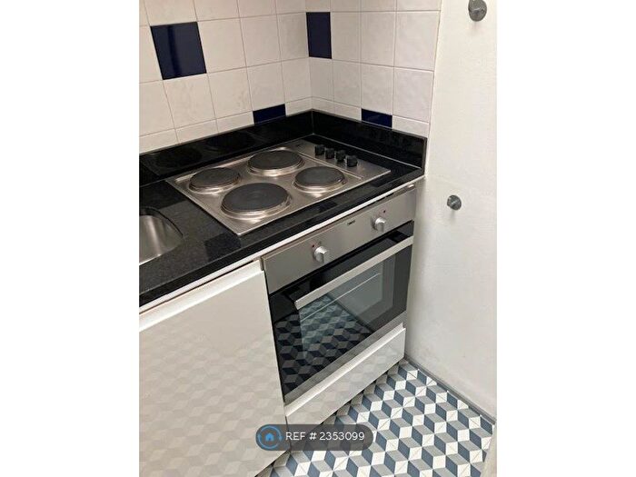 1 Bedroom Flat To Rent In Old Brompton Road, London, SW5