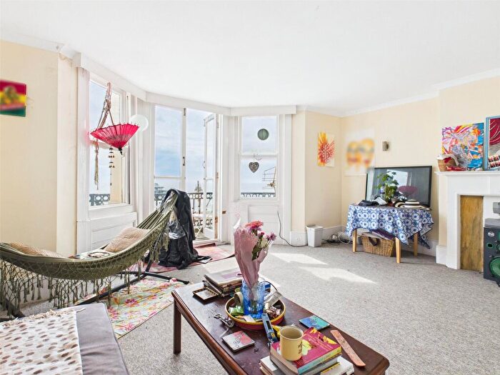 3 Bedroom Apartment To Rent In Kings Road, Brighton, East Sussex, BN1