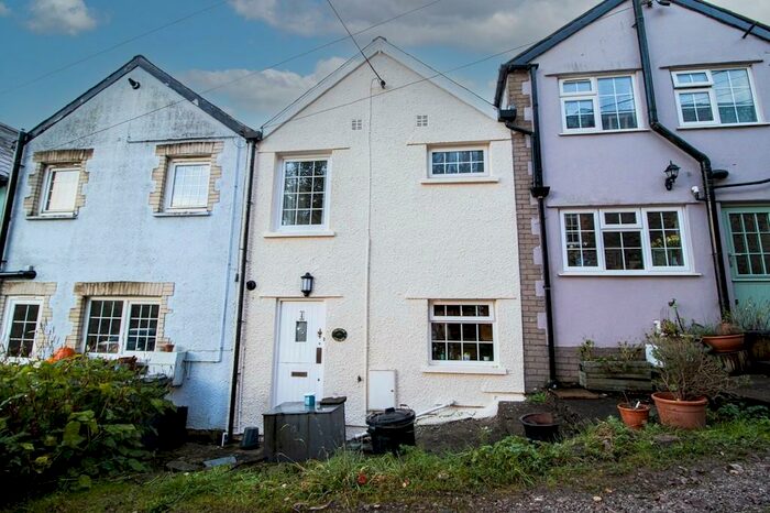 2 Bedroom Cottage To Rent In Salem Terrace, Gwaelod-y-garth, CF15