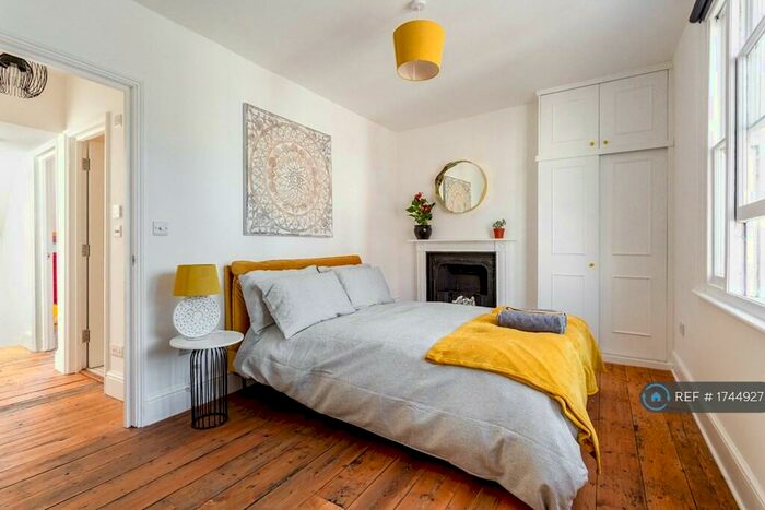 3 Bedroom Terraced House To Rent In Western Road, Hove, BN3