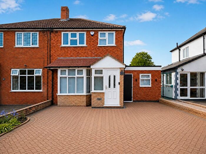 3 Bedroom Semi-Detached House For Sale In Hurdis Road, Shirley, B90