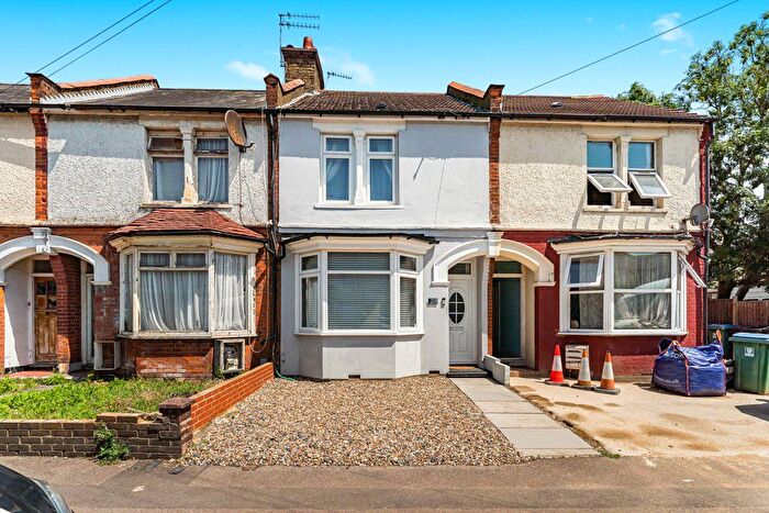 3 Bedroom Terraced House For Sale In Hagden Lane, Watford, Hertfordshire, WD18