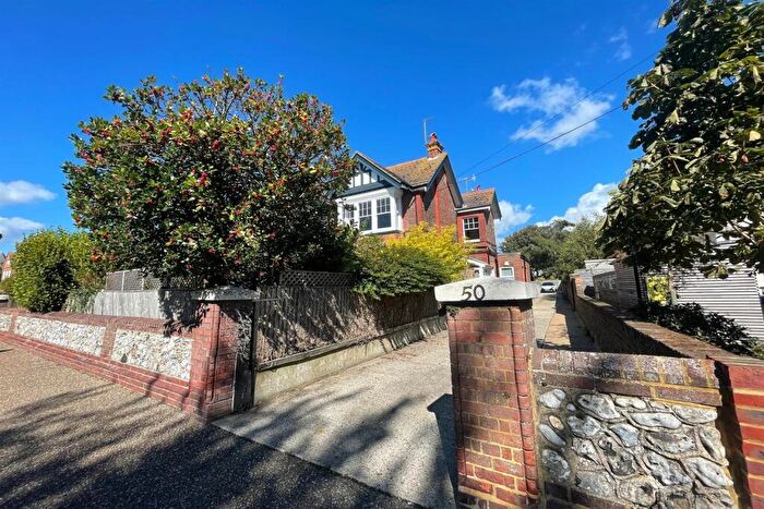 3 Bedroom Flat To Rent In Shelley Road, Worthing, BN11