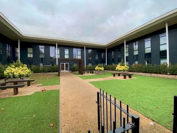 1 Bedroom Flat To Rent In Clivemont Road, Maidenhead SL6