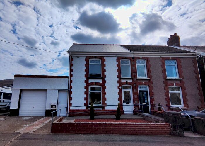 3 Bedroom Semi-Detached House To Rent In Gnoll Road, Swansea, SA9