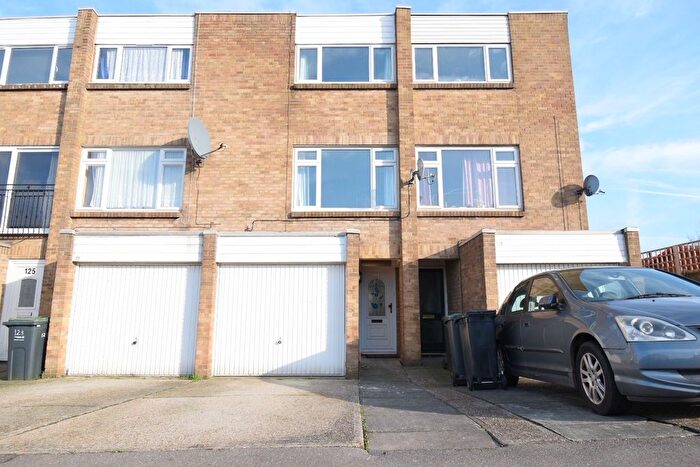 3 Bedroom Semi-Detached House To Rent In Mulberry Road, Northfleet, Gravesend, Kent, DA11