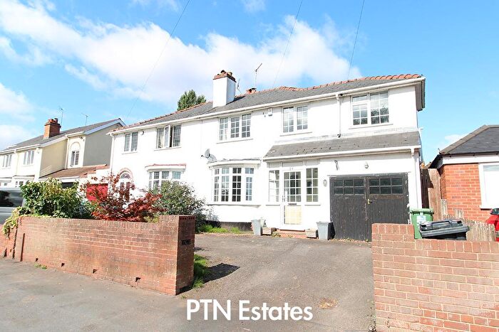 4 Bedroom Semi-Detached House For Sale In High Park Avenue, Stourbridge, DY8