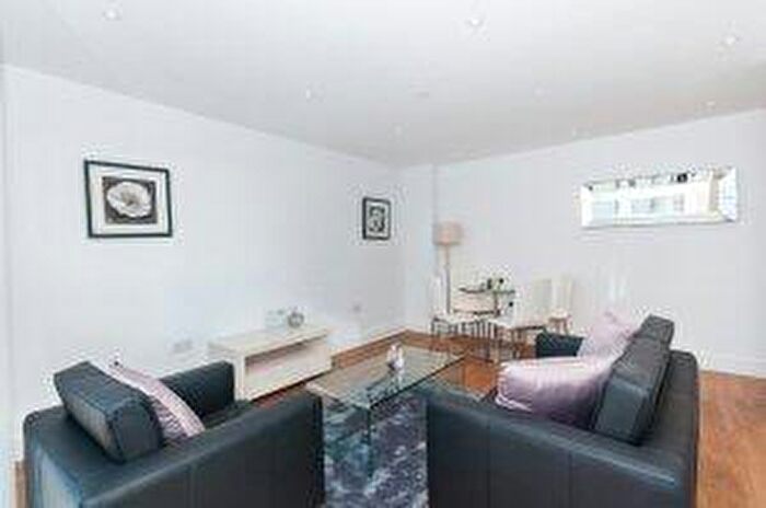 1 Bedroom Flat To Rent In Queensland Road, Islington, London, N7