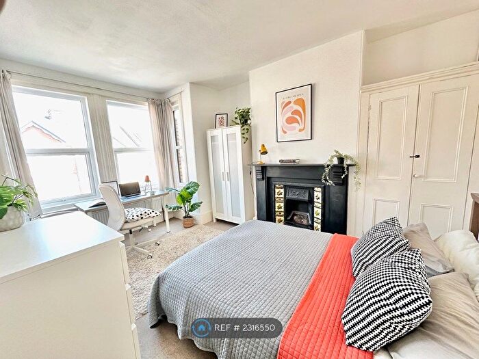 6 Bedroom Terraced House To Rent In Monks Road, Exeter, EX4