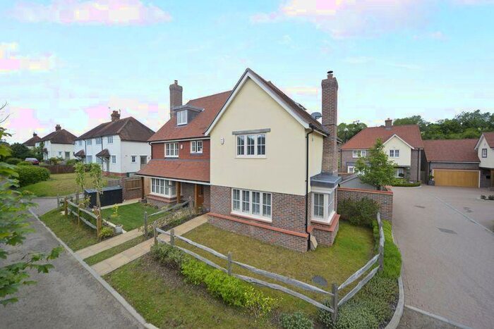 4 Bedroom Semi-Detached House To Rent In Hops End, Puttenham, GU3