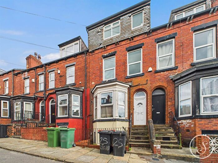 3 Bedroom Property For Sale In Ebberston Terrace, Leeds, LS6
