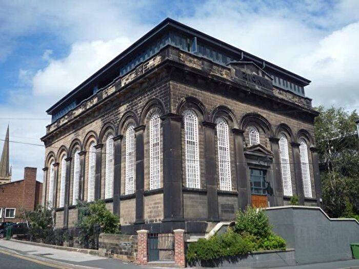 2 Bedroom Flat To Rent In George Street, Wakefield, West Yorkshire, Uk, WF1