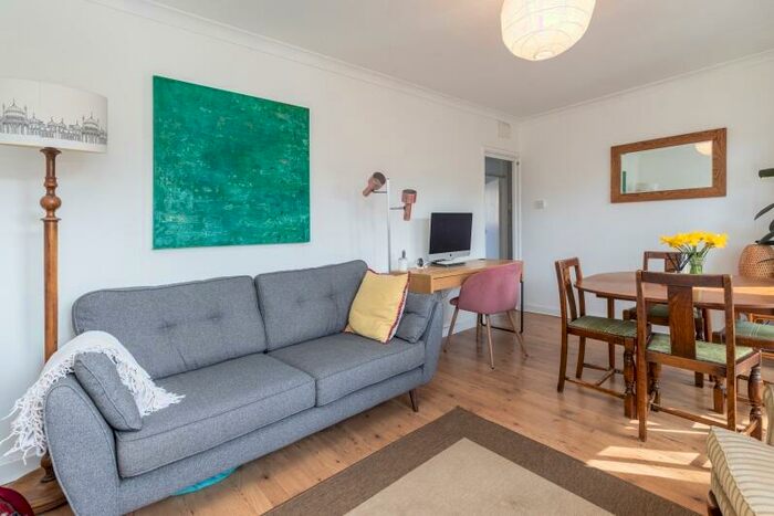 2 Bedroom Flat To Rent In Sigdon Road, Hackney, E8