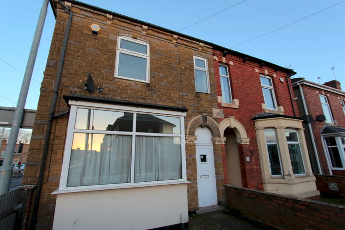 4 Bedroom Terraced House To Rent In City Road, Beeston, NG9