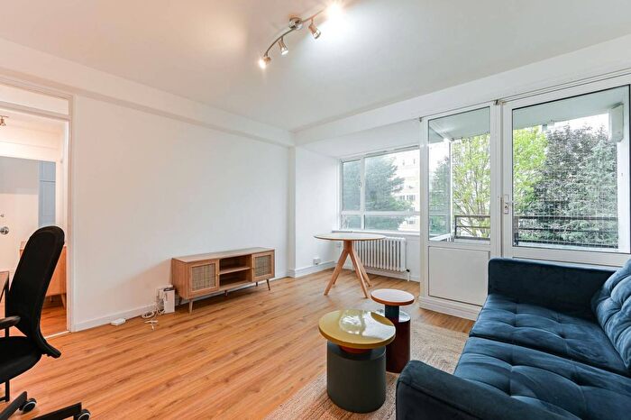 2 Bedroom Flat To Rent In Churchill Gardens, Pimlico, London, SW1V