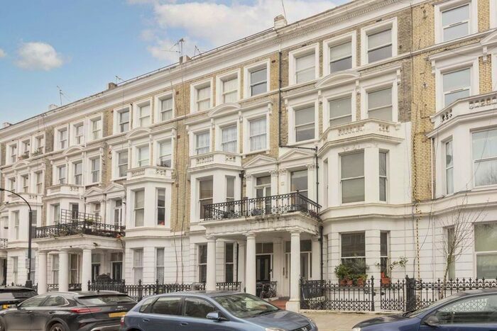 2 Bedroom Flat To Rent In Castletown Road, London, W14