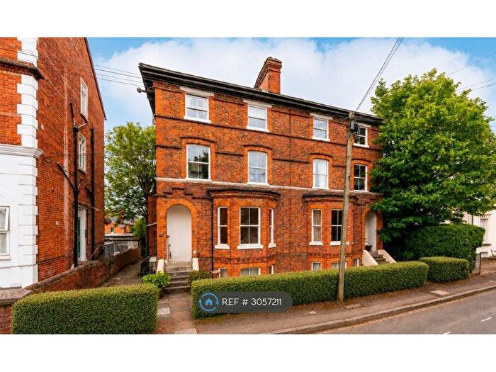 1 Bedroom Flat To Rent In Castle Crescent, Reading, RG1