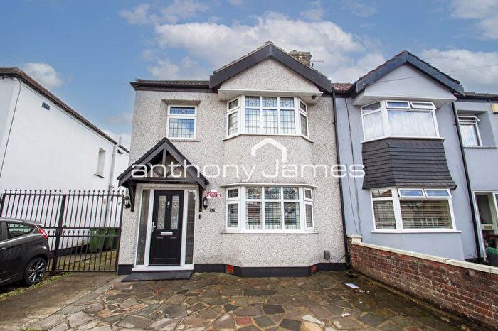 3 Bedroom Semi-Detached House To Rent In Lynmere Road, Welling, DA16