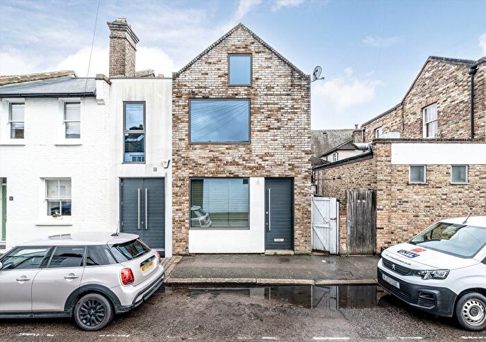 2 Bedroom Property For Sale In May Road, Twickenham, TW2