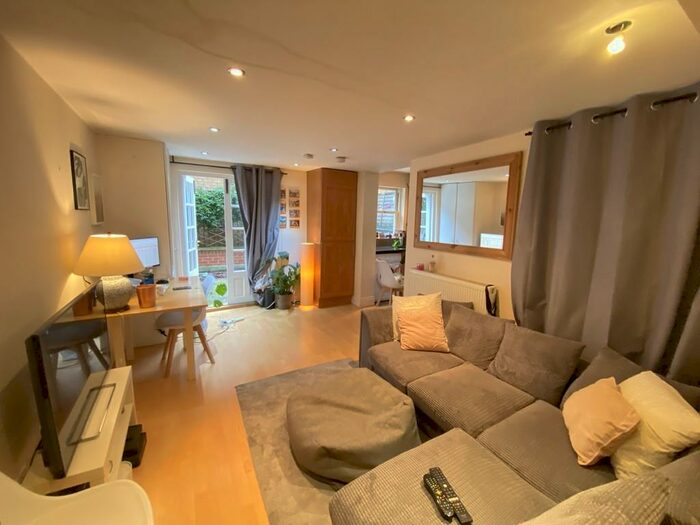 3 Bedroom Flat To Rent In Fortess Road, NW5