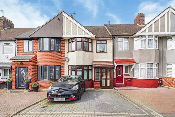 3 Bedroom Terraced House For Sale In Waltham Way, Chingford, E4