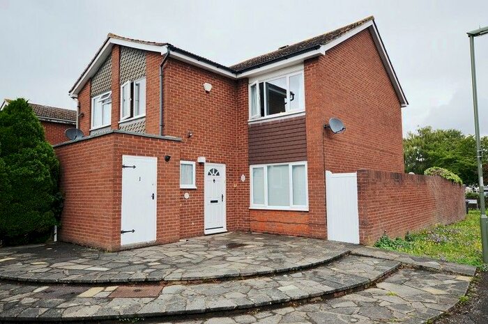 3 Bedroom End Of Terrace House To Rent In Blakeney Close, Epsom, Surrey. KT19