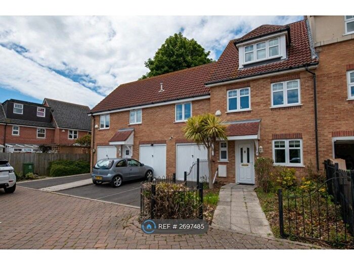 4 Bedroom Terraced House To Rent In Fair Oak Road, Southsea, PO4